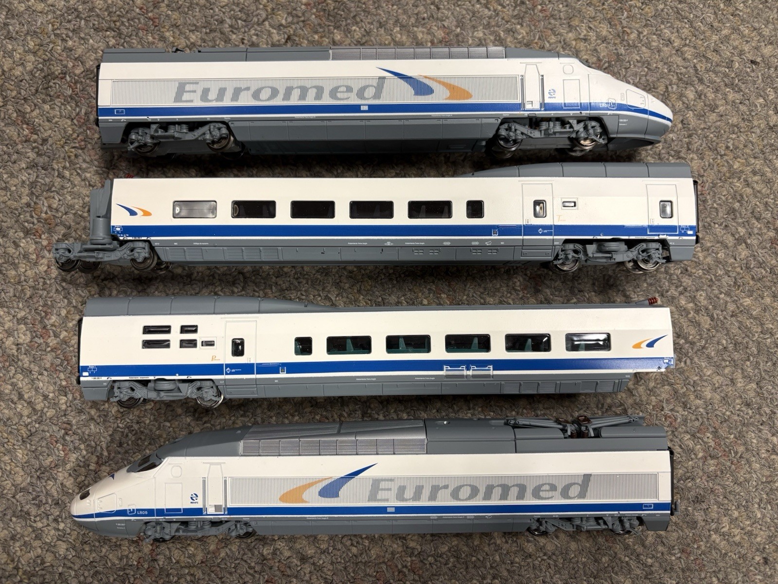 + Jouef HO Scale TGV Euromed Powered Unit Locomotive w/ 3 Cars in Box 743700