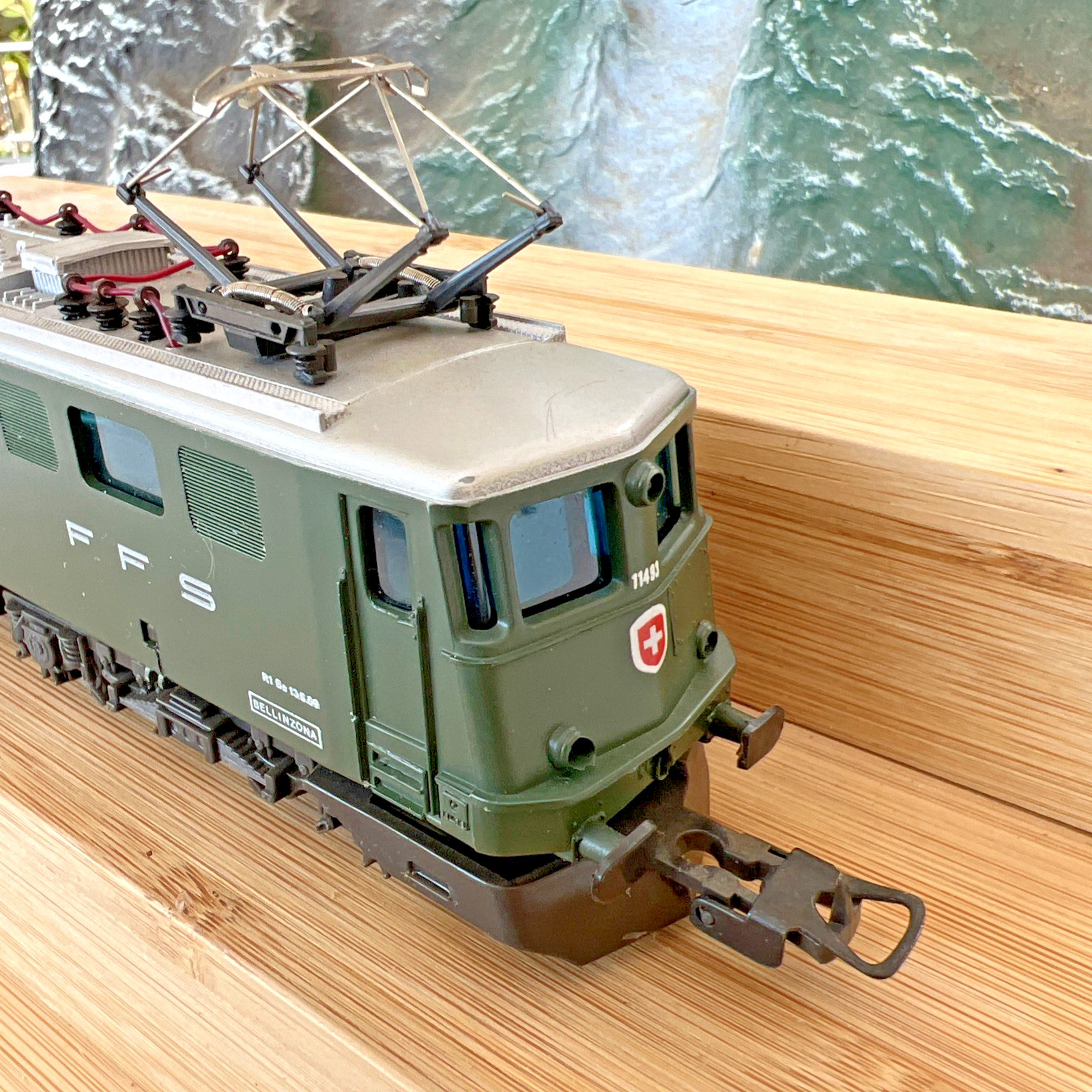 Swiss Federal Railways HO SBB FFS Ae 6/6 Sissach 11493 Made by Playart Runs Well