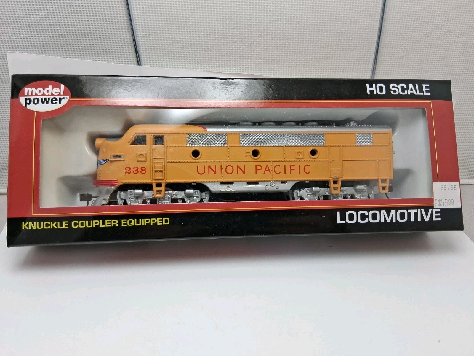 HO 1:87 Scale UNION PACIFIC F2-A Diesel Locomotive Model Power New in Box