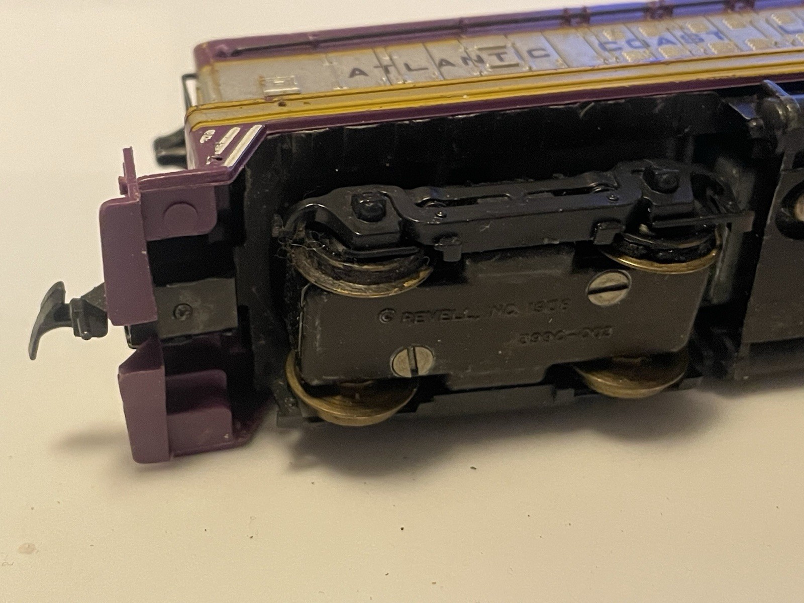 Vintage Revell HO Atlantic Coast Line #3570 SW7 Diesel SWITCHER Locomotive Works