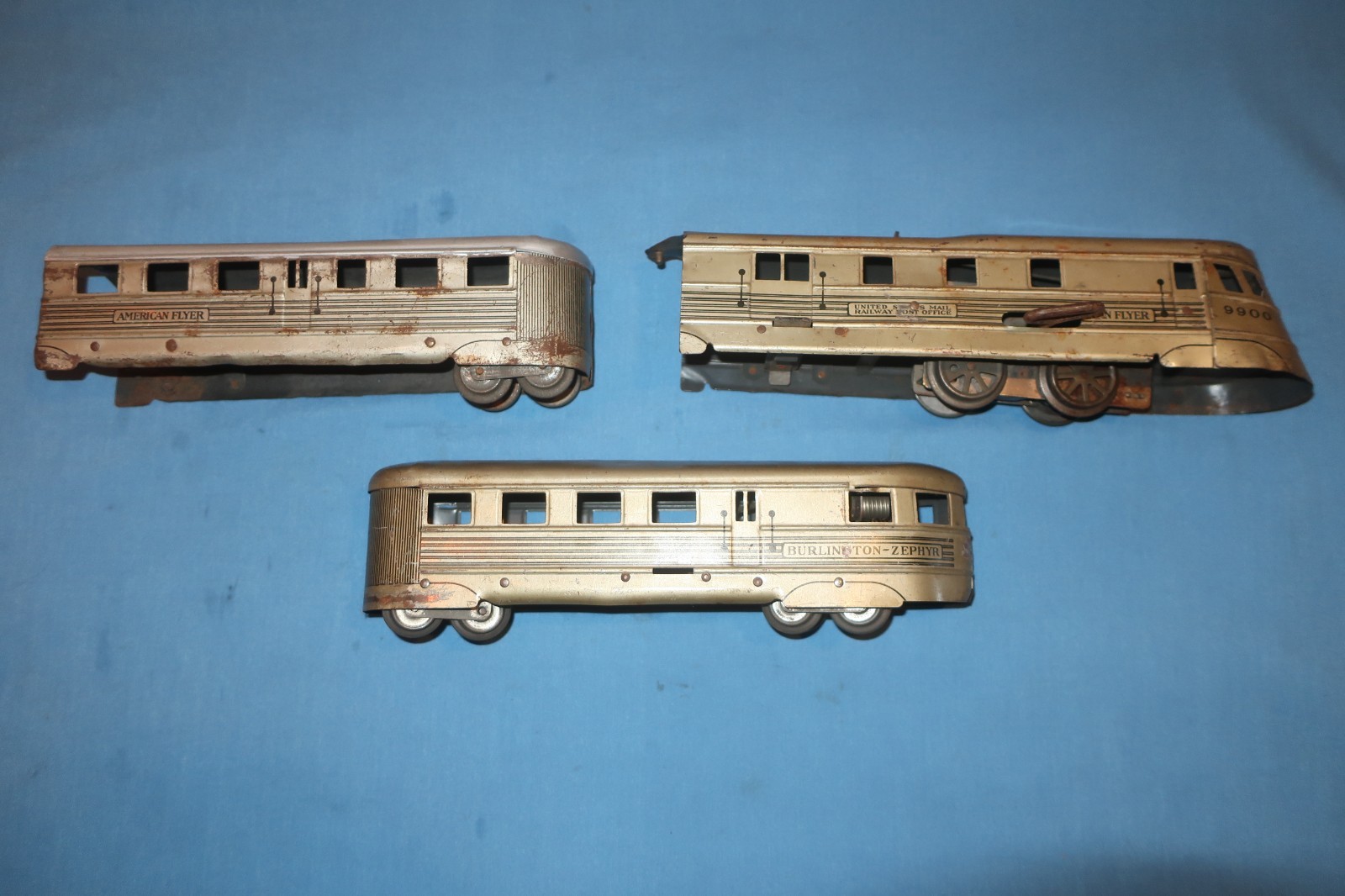 American Flyer Pre-war O Gauge #9900 Wind-up Burlington Zephyr Tin Litho Set.