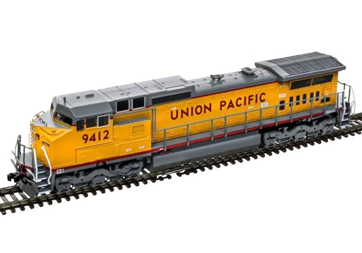 Atlas ~ HO Scale ~ Master ~ GE Dash 8-40CW ~ Standard DC ~ Union Pacific #9400
