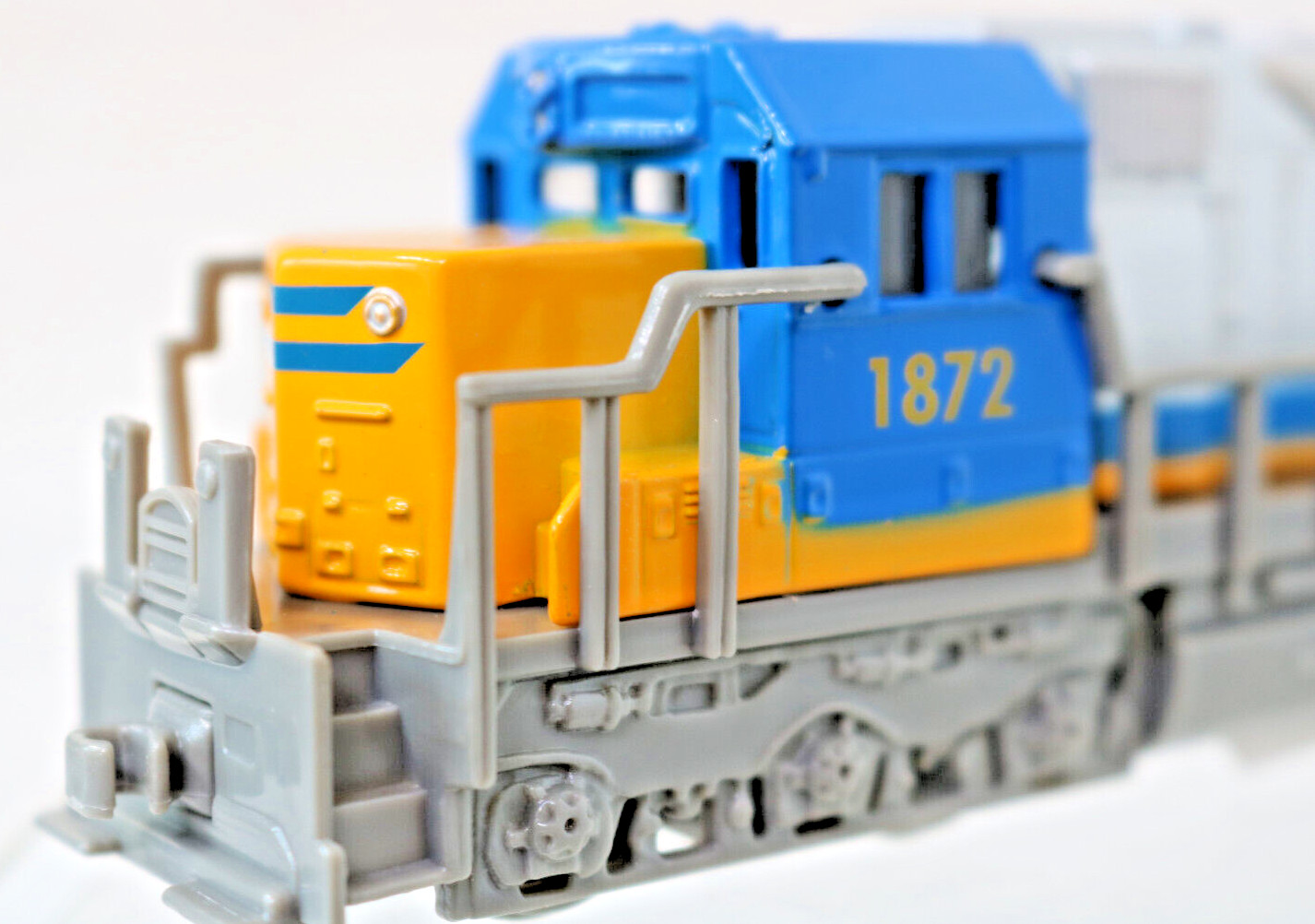 Freight Locomotive Pull Back Power Blue,Yellow Silver #1872 NY &IL Die Cast 7″