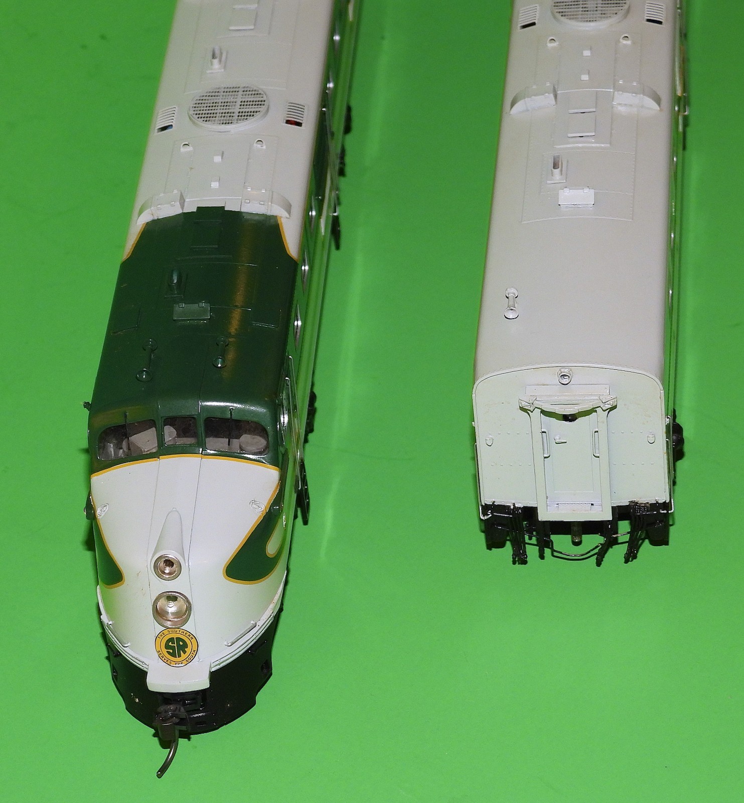 HO Brass SOUTHERN DL-109/110 Diesel Locomotives #6400/6400A Overland Models DCC