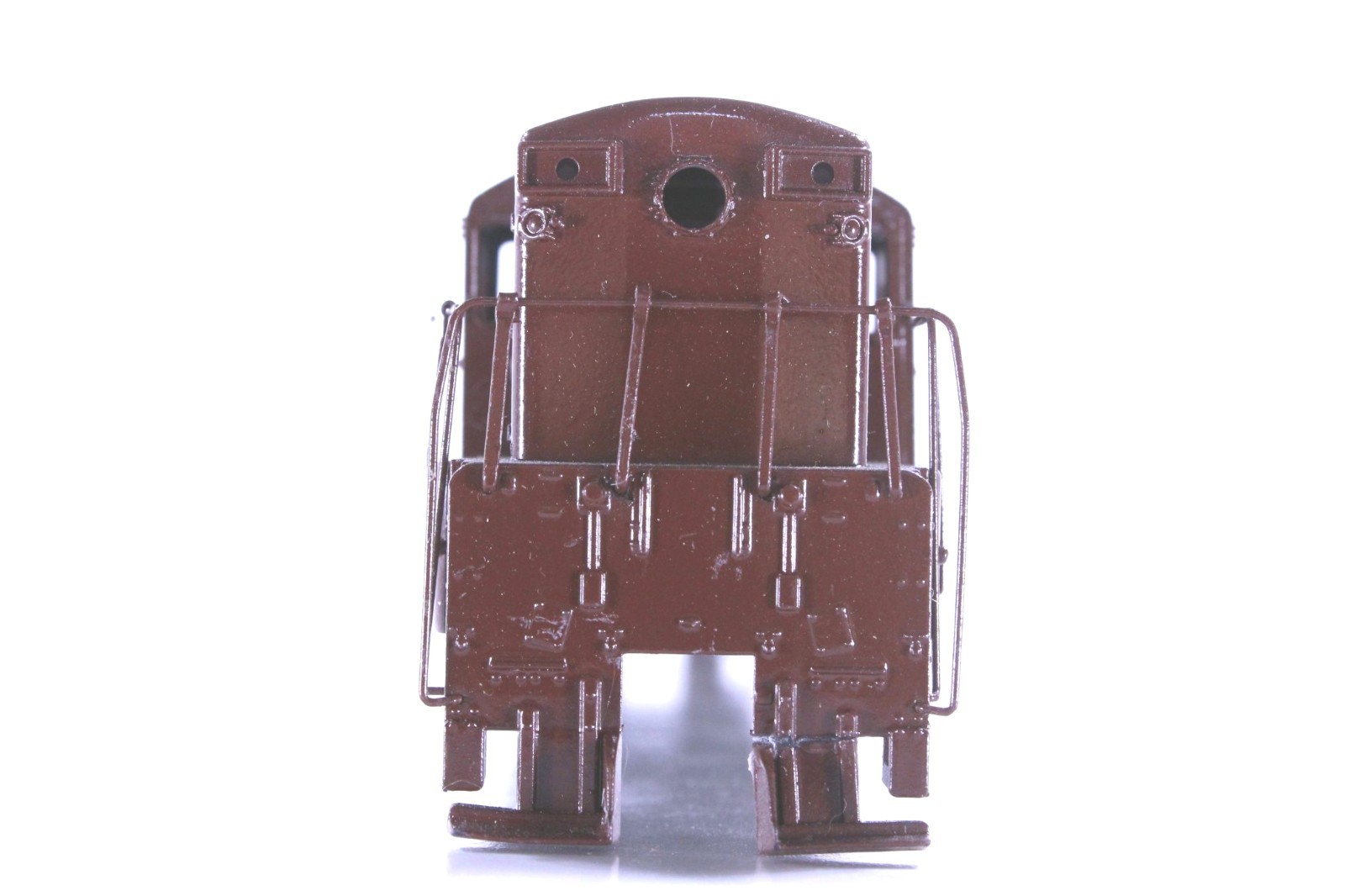 HO Athearn Undecorated Brown FM H-24-66 Trainmaster Shell +Handrails Dmgd Ftbrd