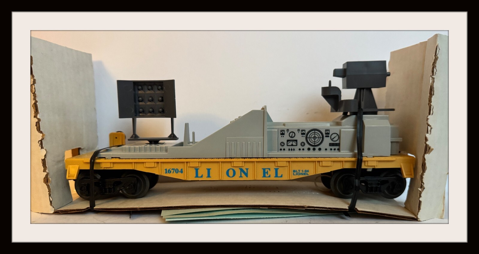 Lionel Mobile TV Broadcasting Flat Car # 16704 New Old Stock