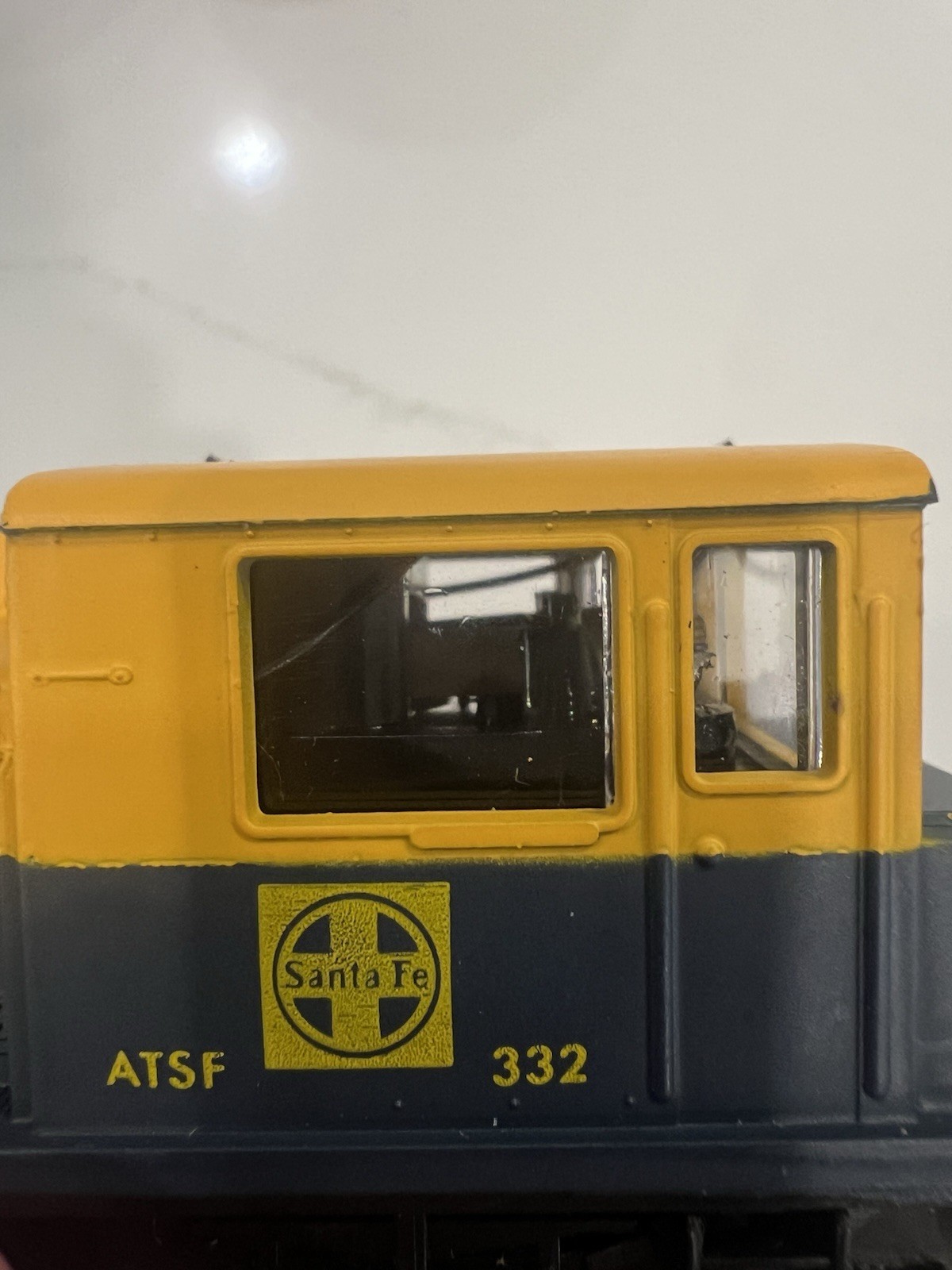 Vintage HO ATSF Sante Fe #332 Diesel Switcher Loco Yugoslavia Untested