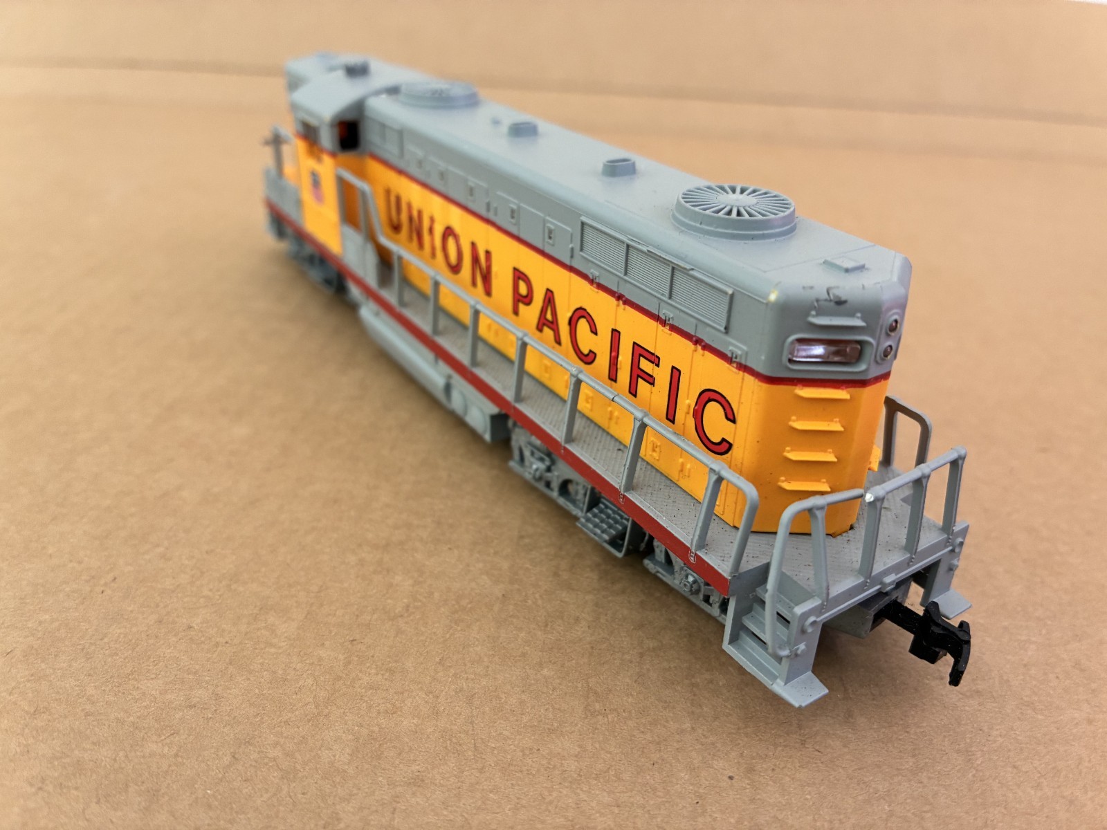 Bachmann HO Diesel Locomotive Union Pacific Untested Yugoslavia +FAST SHIPPING!
