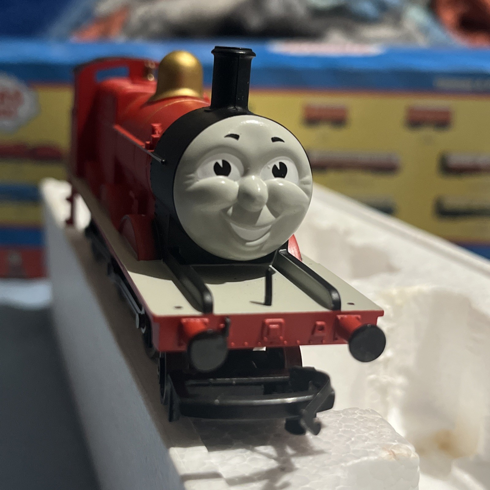 RARE OO Hornby R852 Thomas & Friends James The Red Engine – WORKS (READ)