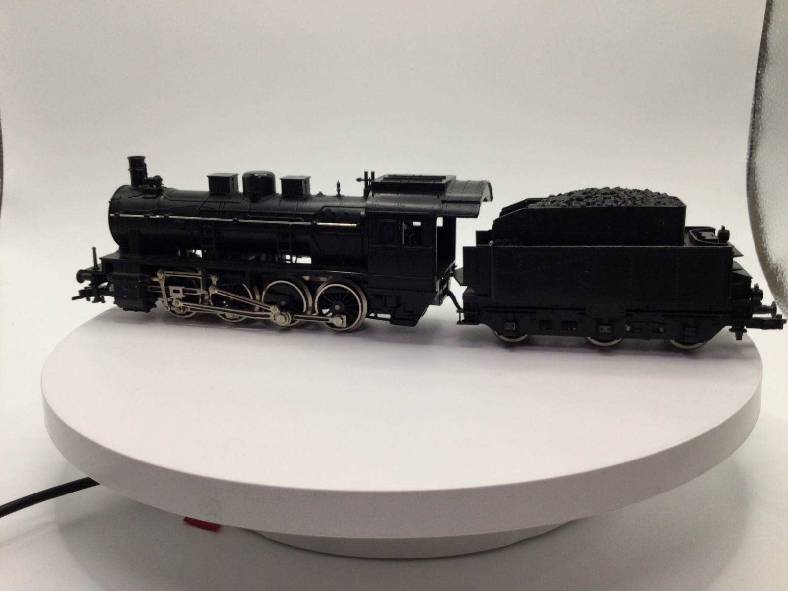 Fleischmann 4146 HO Scale SNCF 0-8-0 Steam Locomotive & Tender