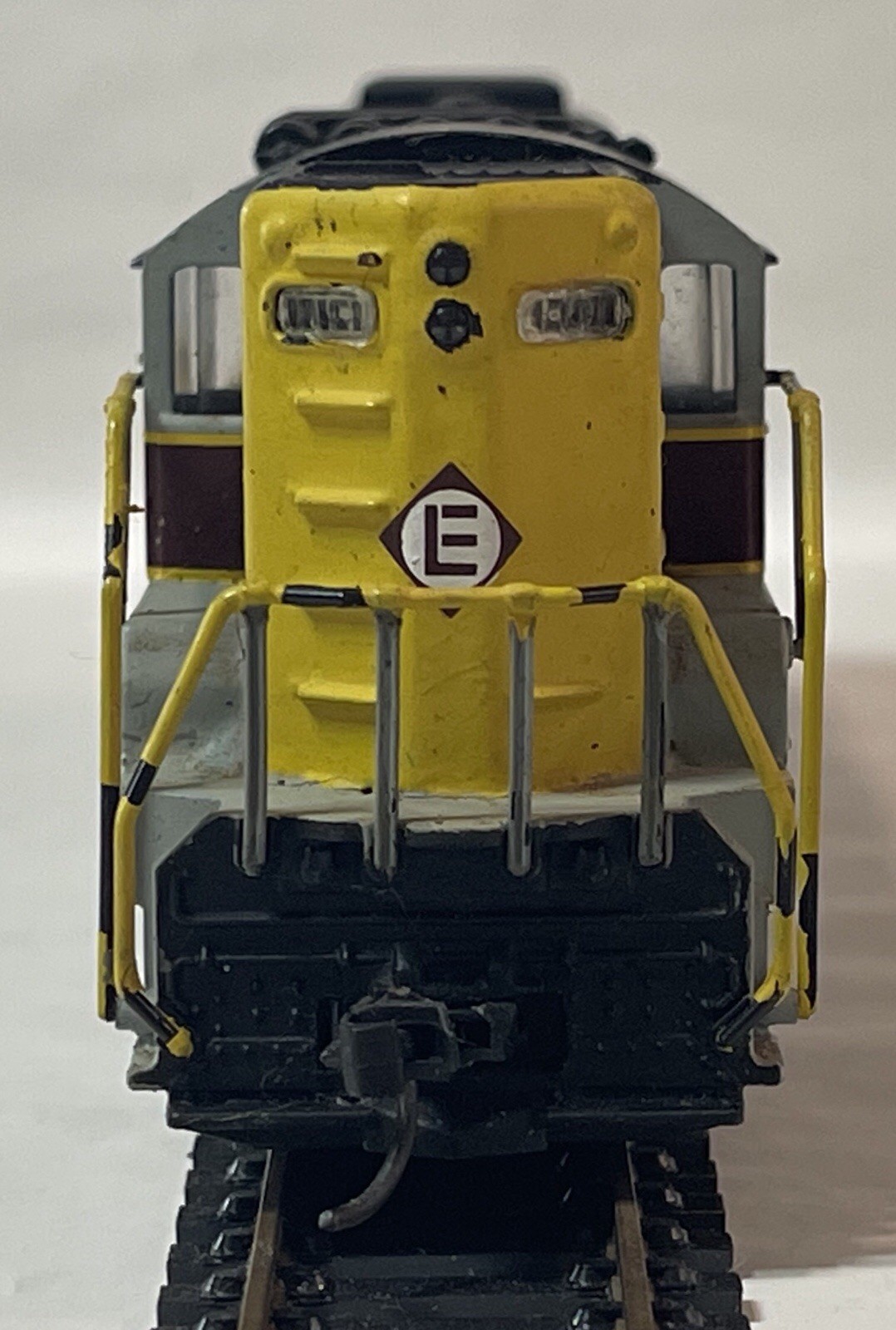 HO Scale ATLAS SD 24 Locomotive Erie Lackawanna #2033 RUNS / TRAVELS GREAT