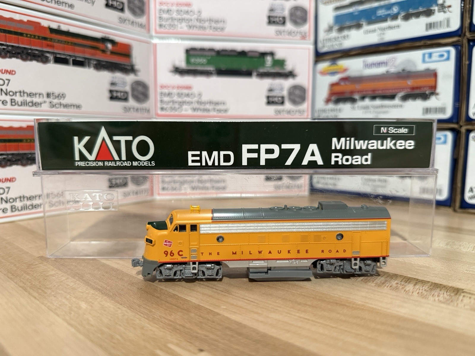 KATO N EMD FP7A Milwaukee Road #96C post 1955 scheme DC NEW