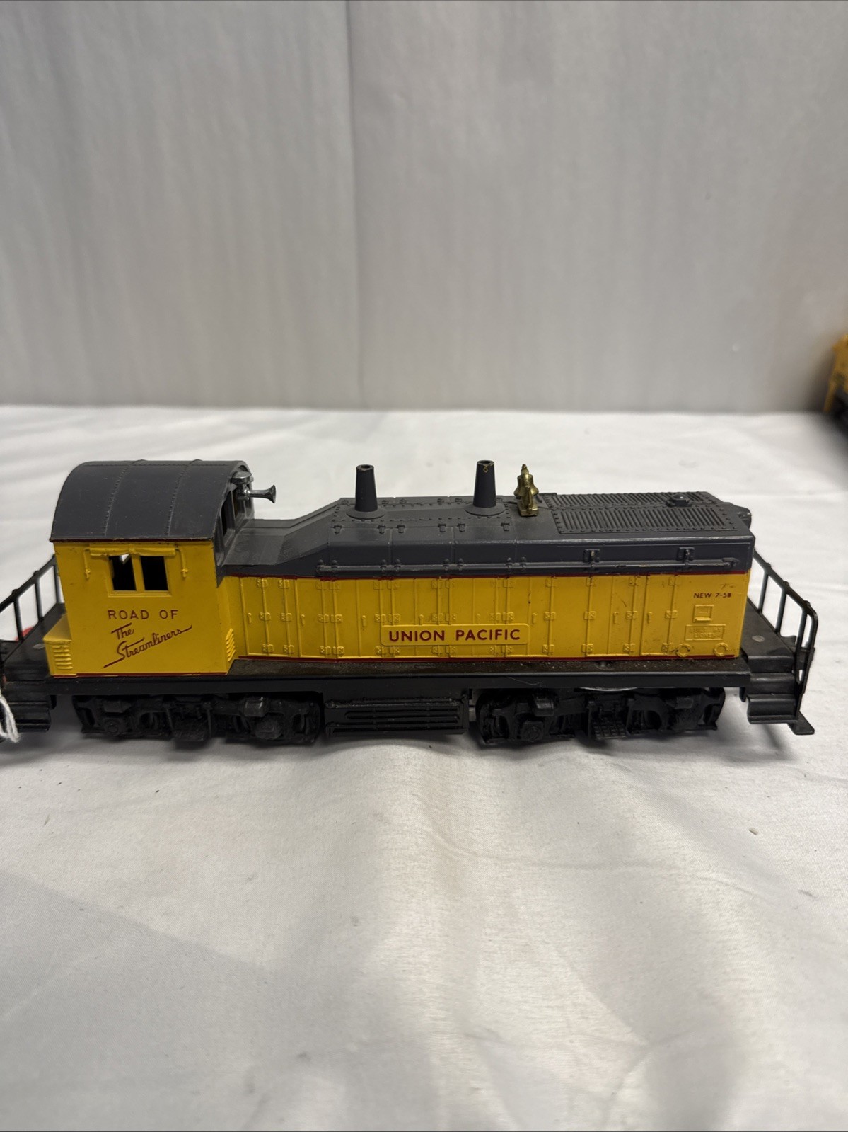 Lionel postwar O Gauge Union Pacific NW2 Switcher Rd#613 (Nb)