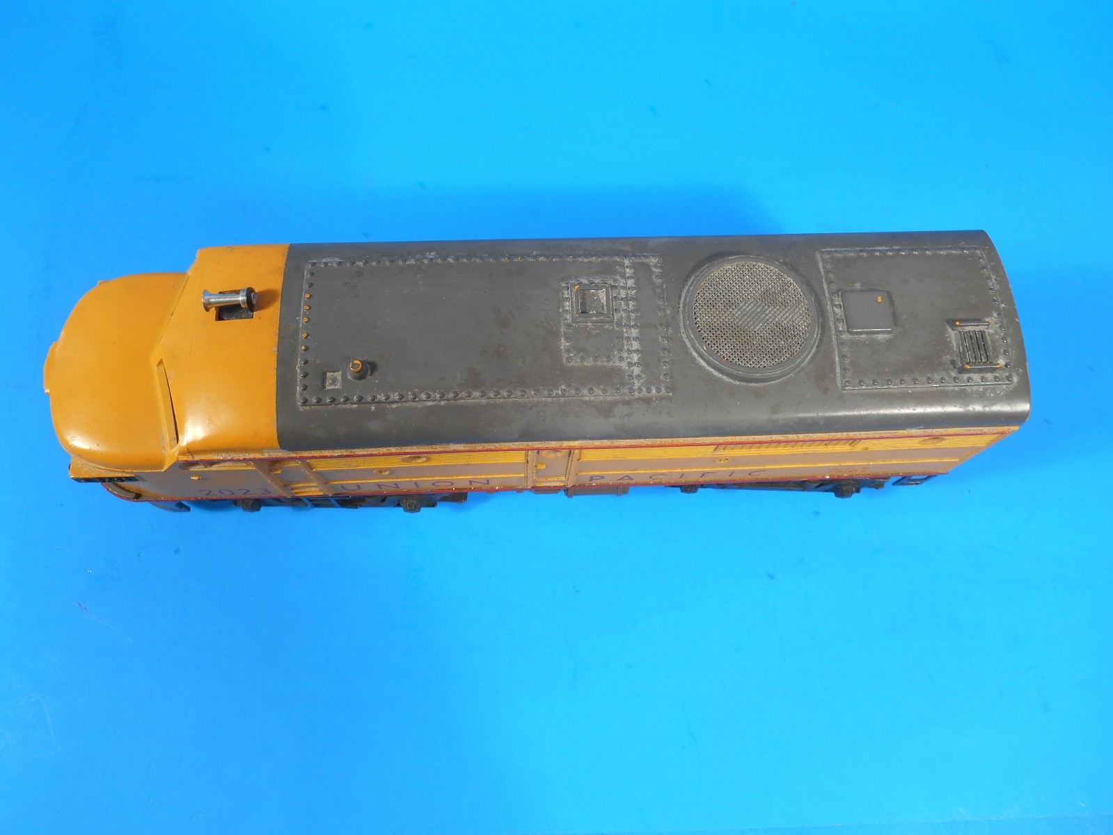 Vintage Yellow Lionel 2023 Union Pacific Alco AA Diesel Locomotive Set Tested
