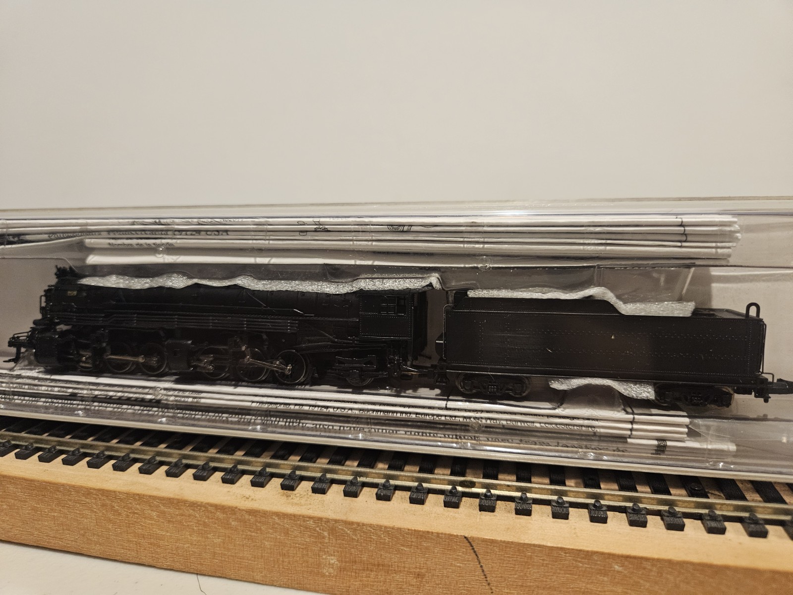 Spectrum N Scale Pennsylvania 2-6-6-2 Steam Locomotive w/ Tender DC