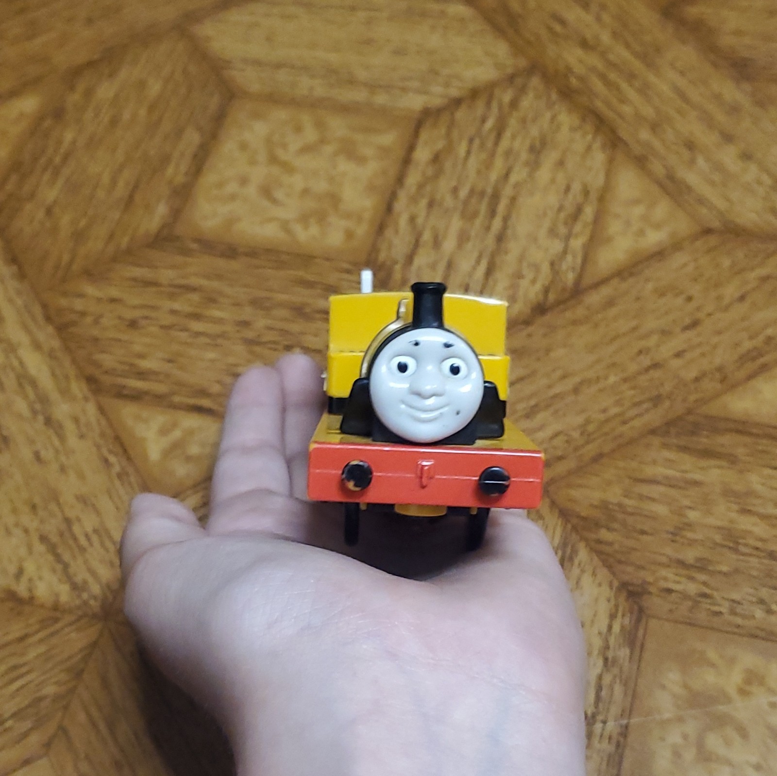 Mattel Thomas & Friends Locomotive 2013 Blue Yellow Tender N Gauge 1:87