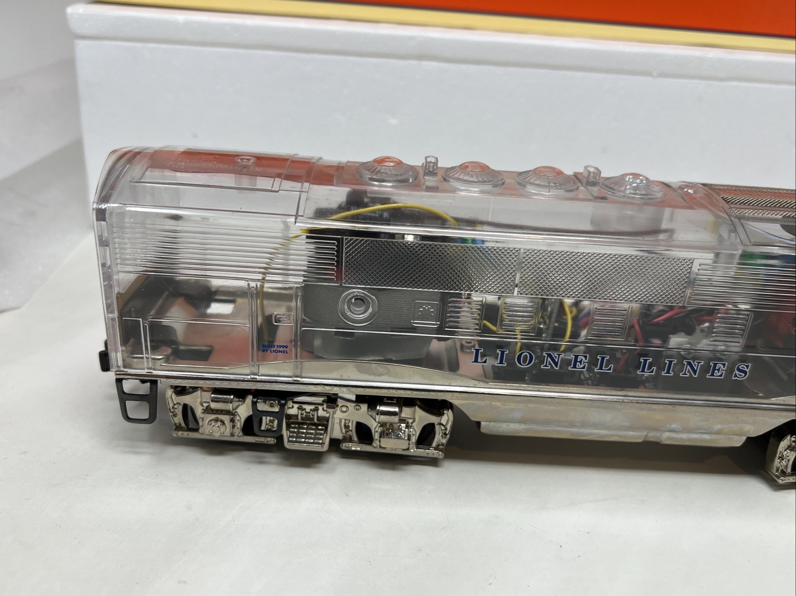Lionel 6-38151 O Lionel Lines F3A Powered Clear Cab Diesel Locomotive #2000 LN