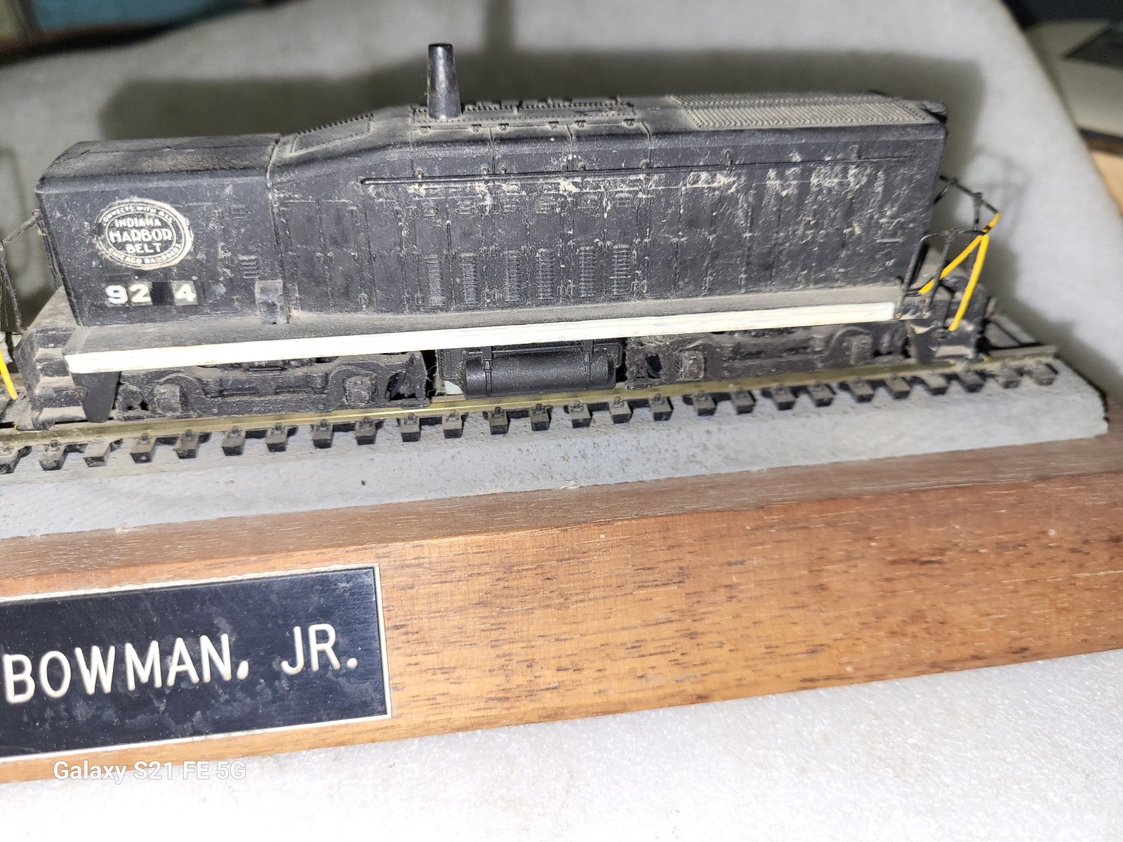 IHB Indiana Harbor Belt Railroad HO Switcher & Calf Locomotive Display