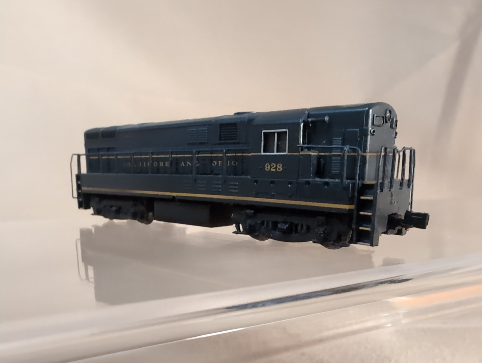 H16-44 Baltimore And Ohio #928 B&O Bachmann N Runs, Noisy