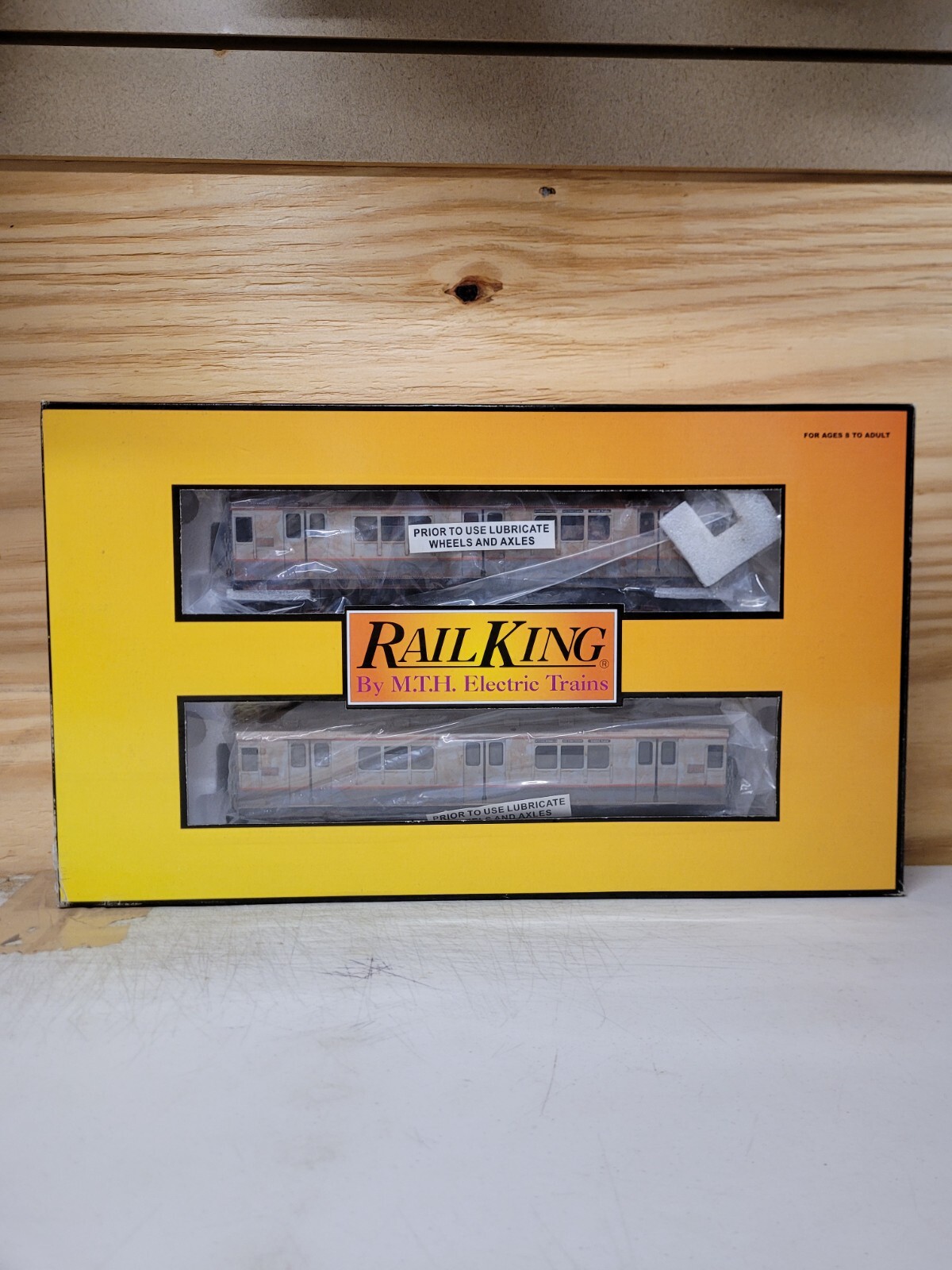 Railking by MTH 30-2373-3 Metropolitan Transportation Authority R-12 (Read)