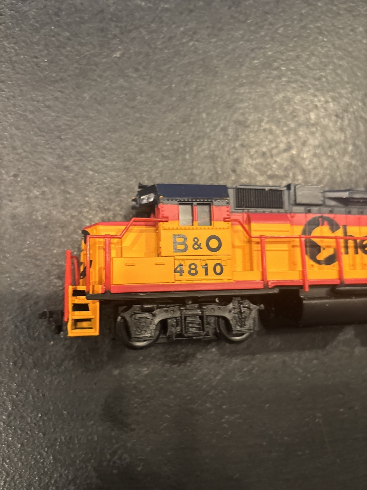 HO Scale Chessie System B&O EMD GP-38 powered locomotive #4810 Life-like