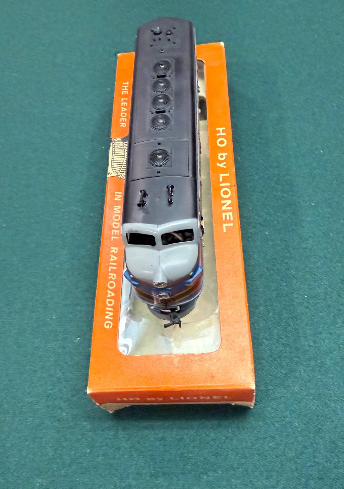 Lionel HO Baltimore and Ohio Diesel F-7 built by Athearn in 1958