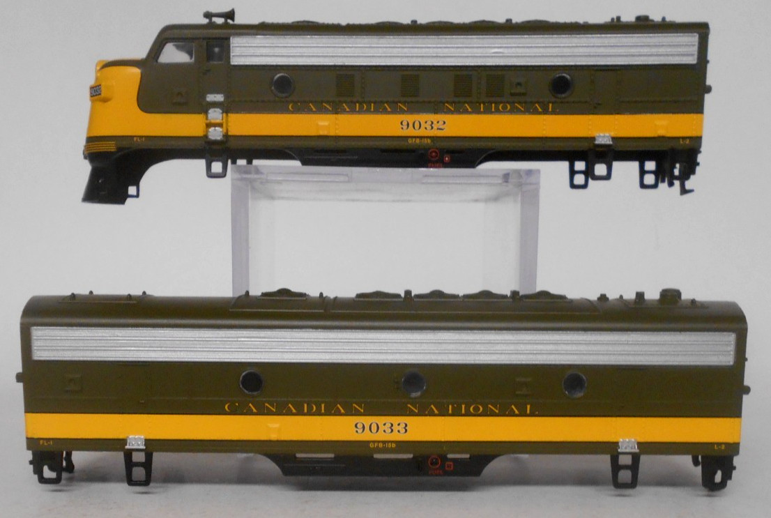 ATHEARN Roundhouse HO Scale F-7-A/B Set Shells / Glass CANADIAN NATIONAL