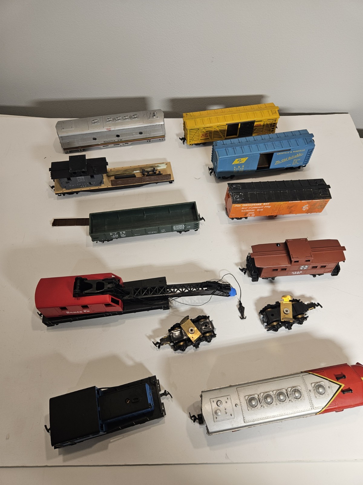 Vintage HO scale Locomotive Power/Dummy Junk Lot – Untested – Unknown if working