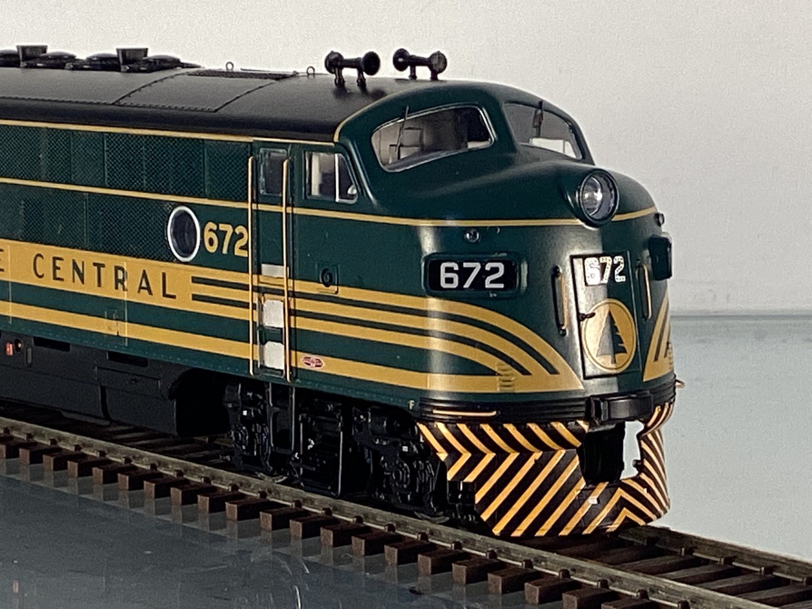 Athearn Genesis HO G2519 A/B F-3 Maine Central Phase 2, Set #671 or #672
