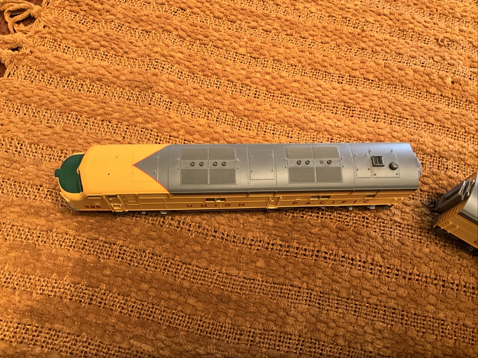 Broadway Limited Union Pacific #986 & 990 Tested With 9Volt Battery