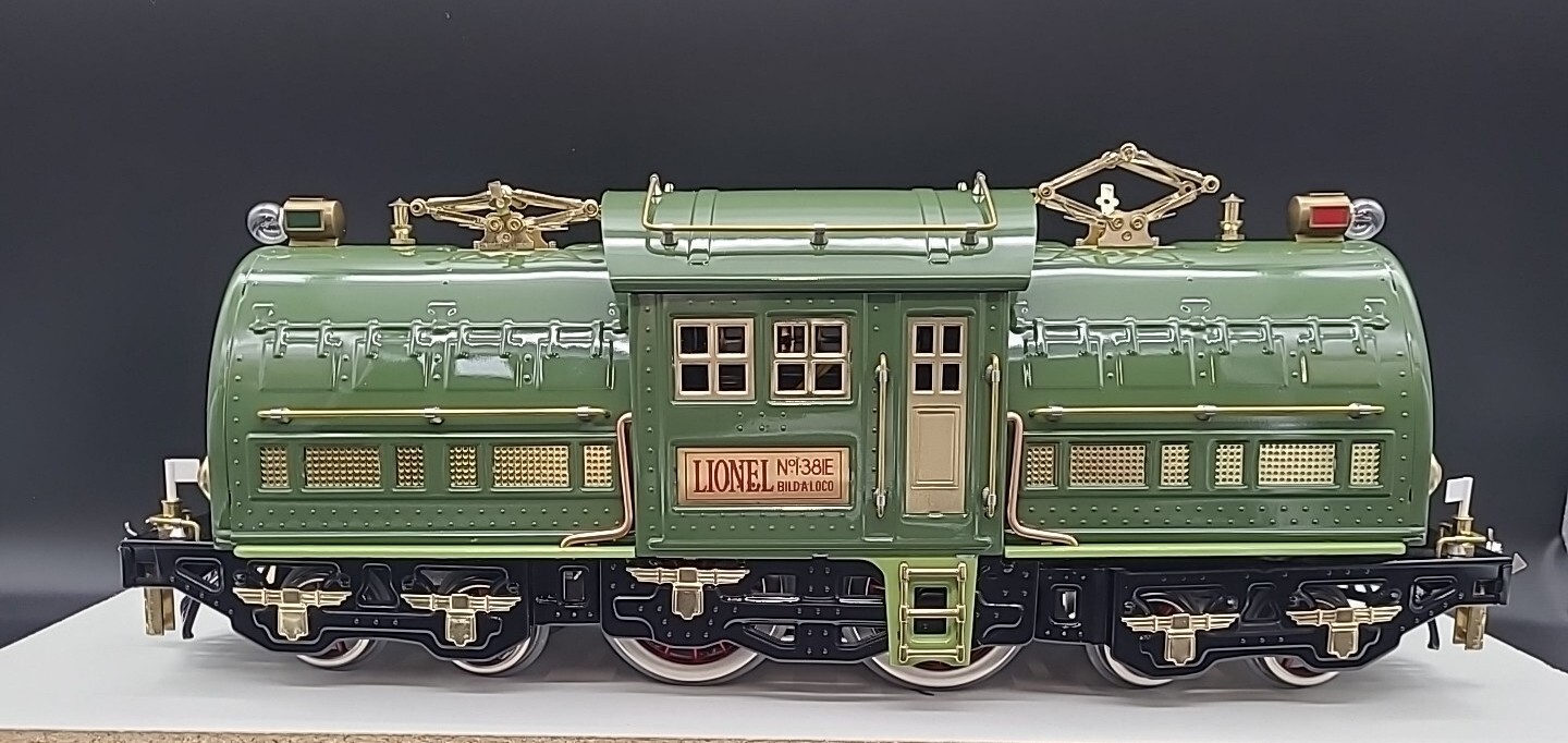 Lionel 6-13102 Standard Gauge Classics 381E Locomotive Two tone green