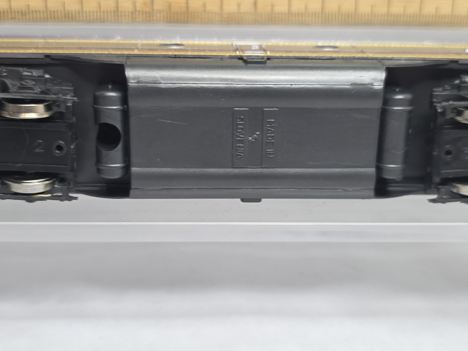 AHM/Mehano HO Scale ACL Atlantic Coast Line E8 Diesel Loco AA Power & Dummy Runs