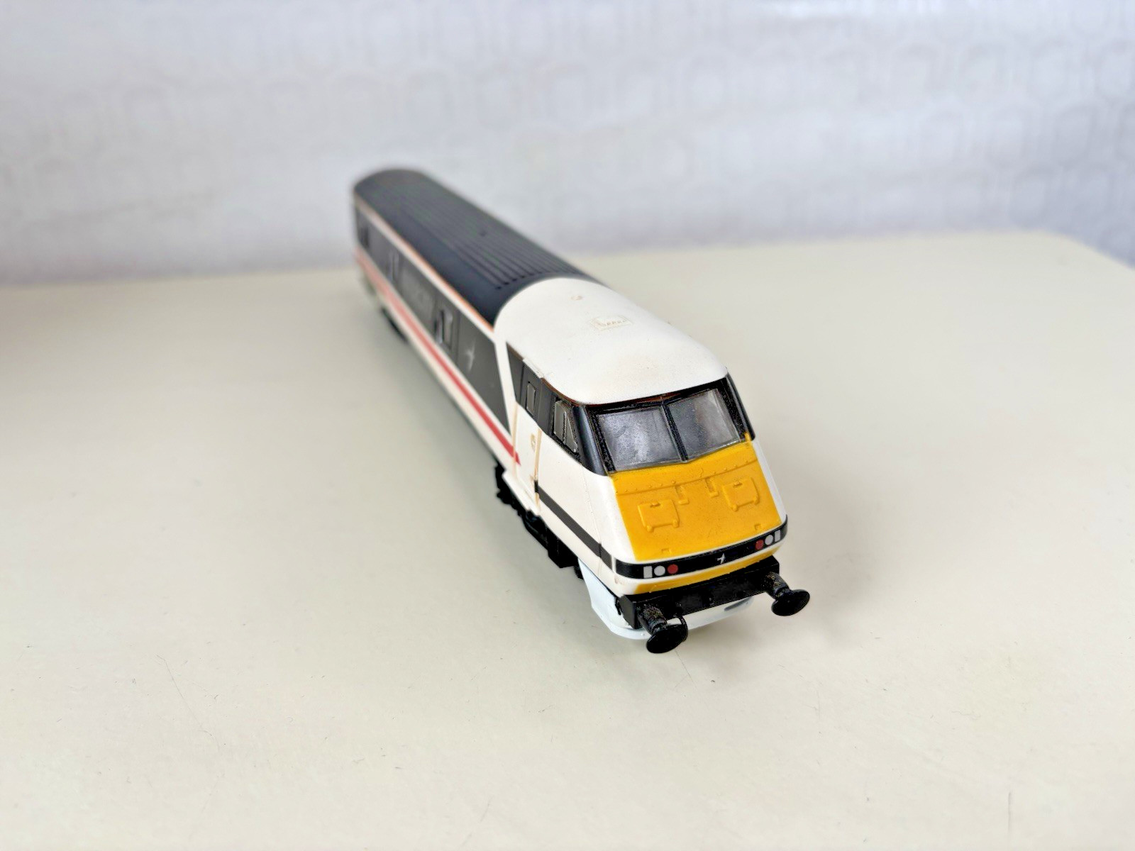Hornby Intercity BR Mk4 Driving Van Trailer Swallow Class Train OO Gauge