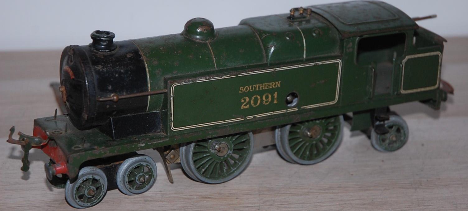 HORNBY O GAUGE CLOCKWORK No 2 SPECIAL TANK LOCOMOTIVE IN S R GREEN LIVERY