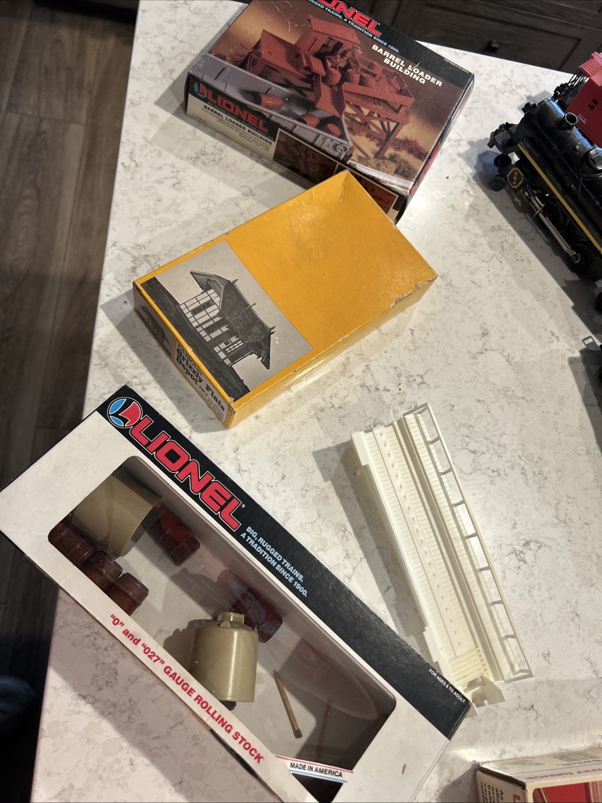 Lionel 27 Gauge NPR Train Set 8 Cars Incl Engine And Tender, See Description