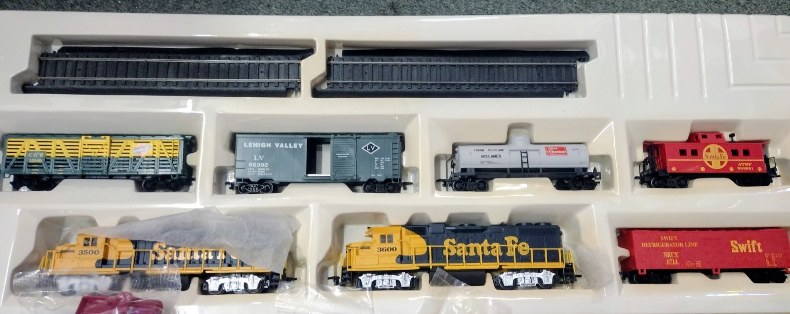 NEW Vintage DIESEL THUNDER Train Set 185 Pieces IOB!!