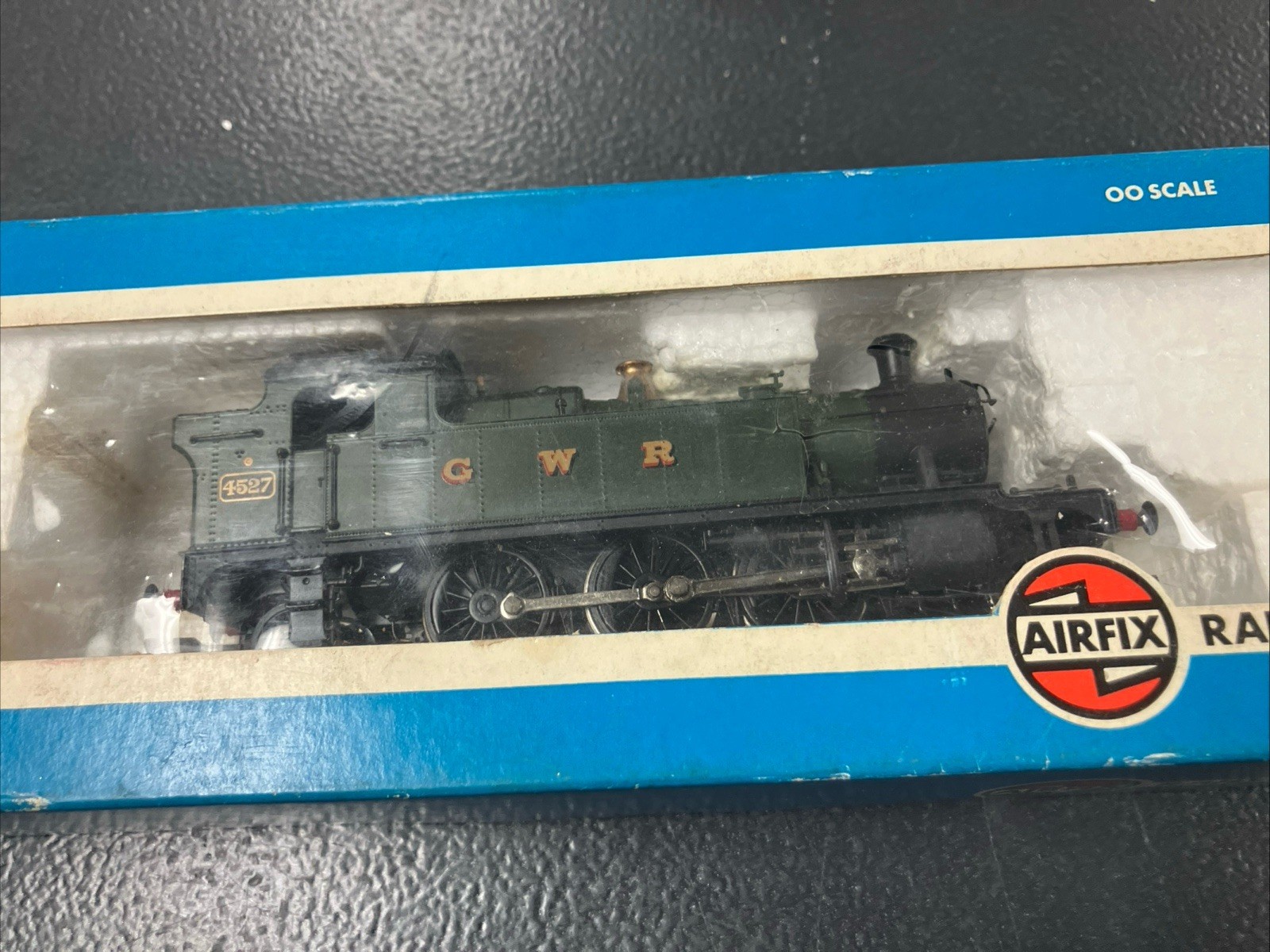 OO Scale Airfix Prairie Tank Locomotive 2-6-2 (GWR Green Livery)