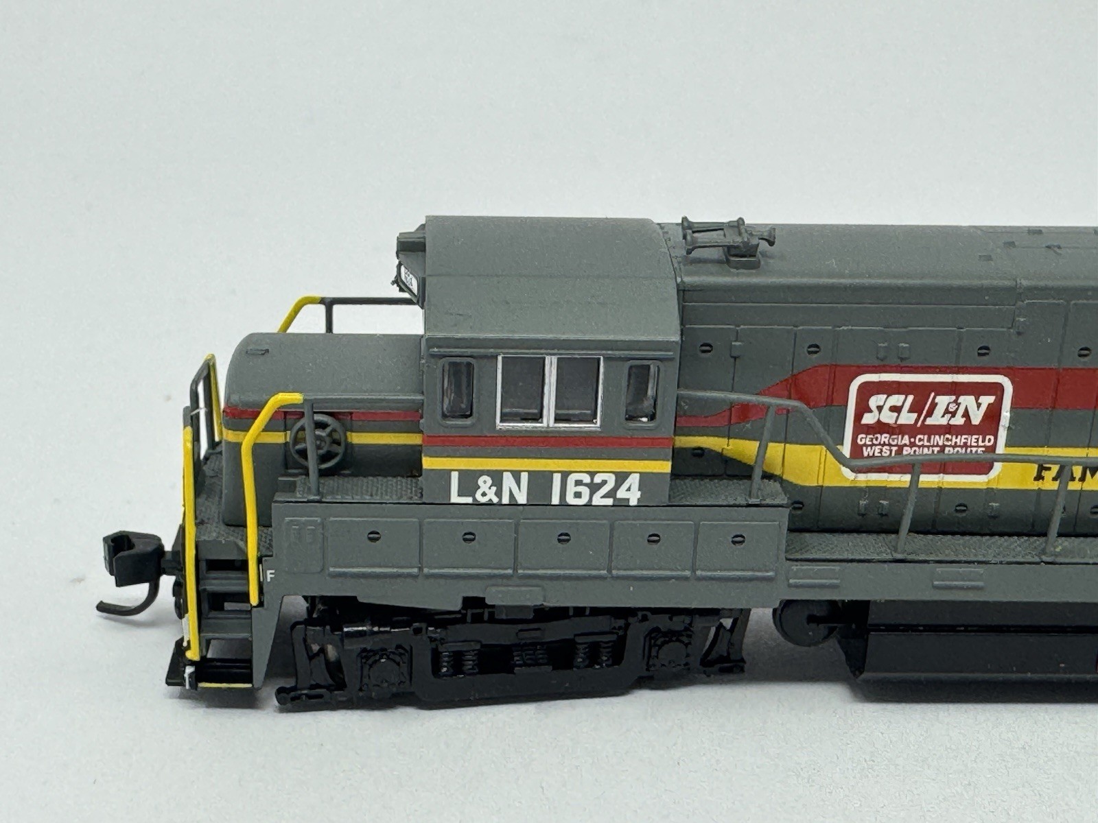 Atlas N Scale 44717 Phase 2 L&N Family Lines 1624 Diesel Locomotive Tested