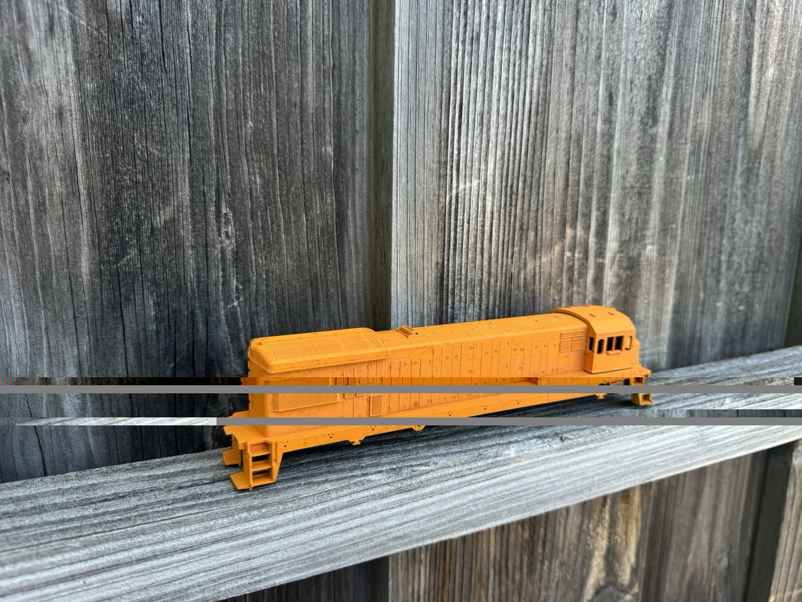 Athearn HO Scale U-28B Diesel Locomotive *SHELL* Only 1:87