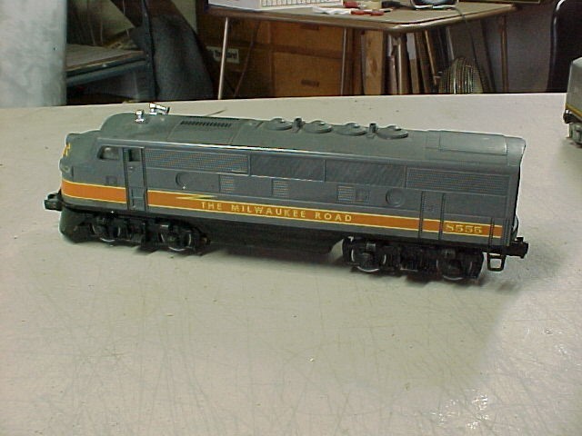 Lionel 6-8557 O Milwaukee Road F3 A Non-Powered Diesel Locomotive #8557
