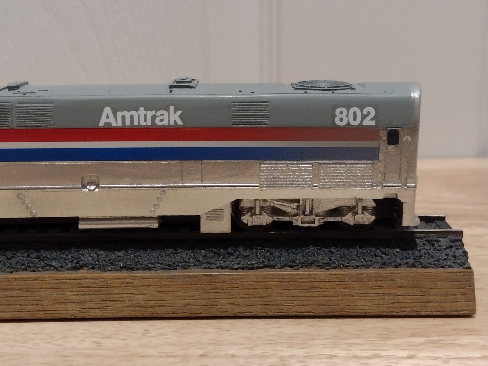 Amtrak P-40 Genesis Series Locomotive 1/110 Scale Desktop ERTL