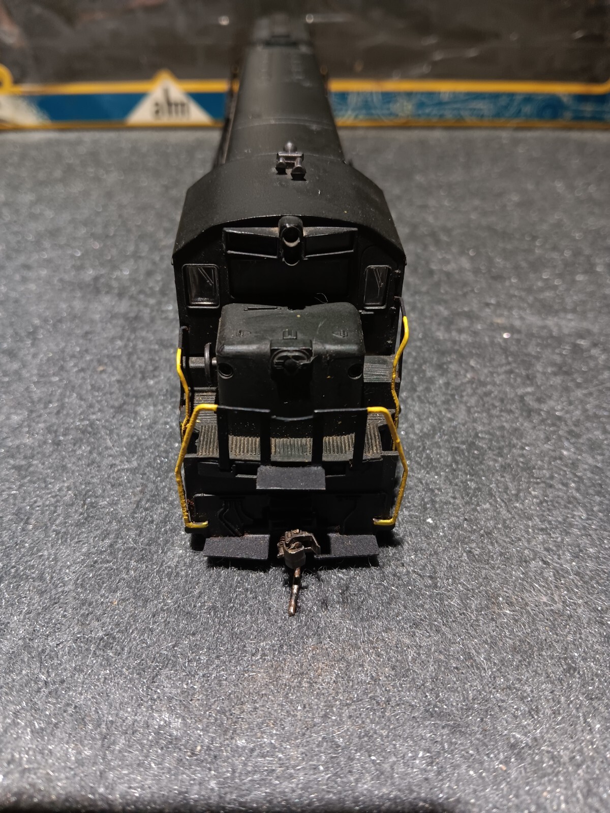 HO AHM 5054 PRR GE Diesel U 25 C, Cab 6500, Kadee Cplrs, Brakeman