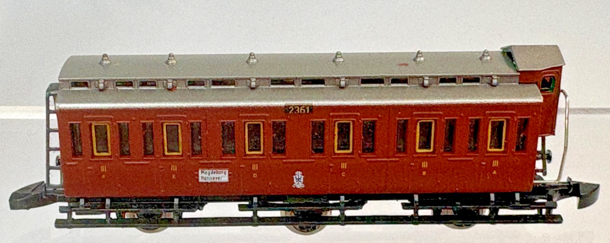 Z Scale Marklin Mini-Club 8104 Steam Passenger Train Set