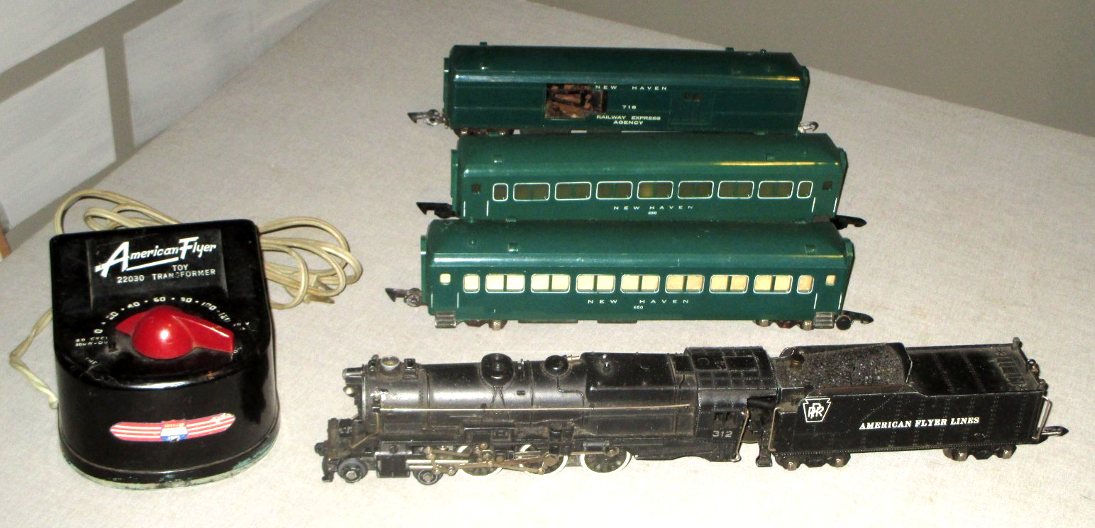 1940’S AMERICAN FLYER 312 PACIFIC-STEAM LOCO & TENDER-PRR & 3 NEW HAVEN CARS