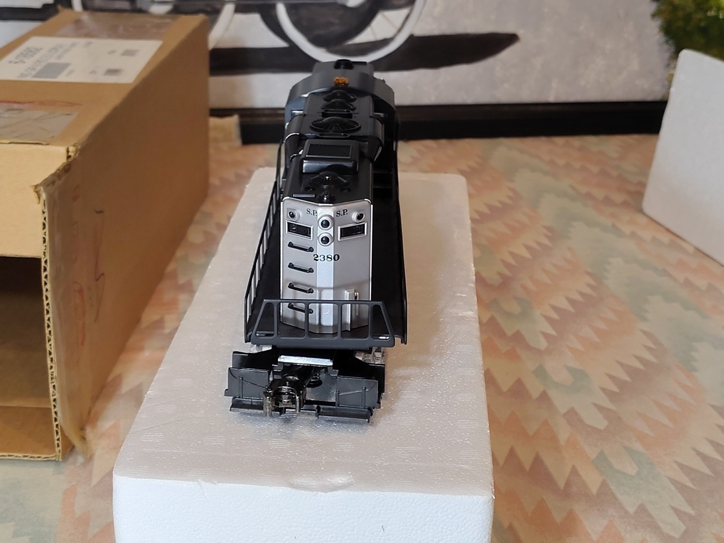 Lionel 6-18562 2380 SP GP-9 Locomotive Black Widow With Sound NIB