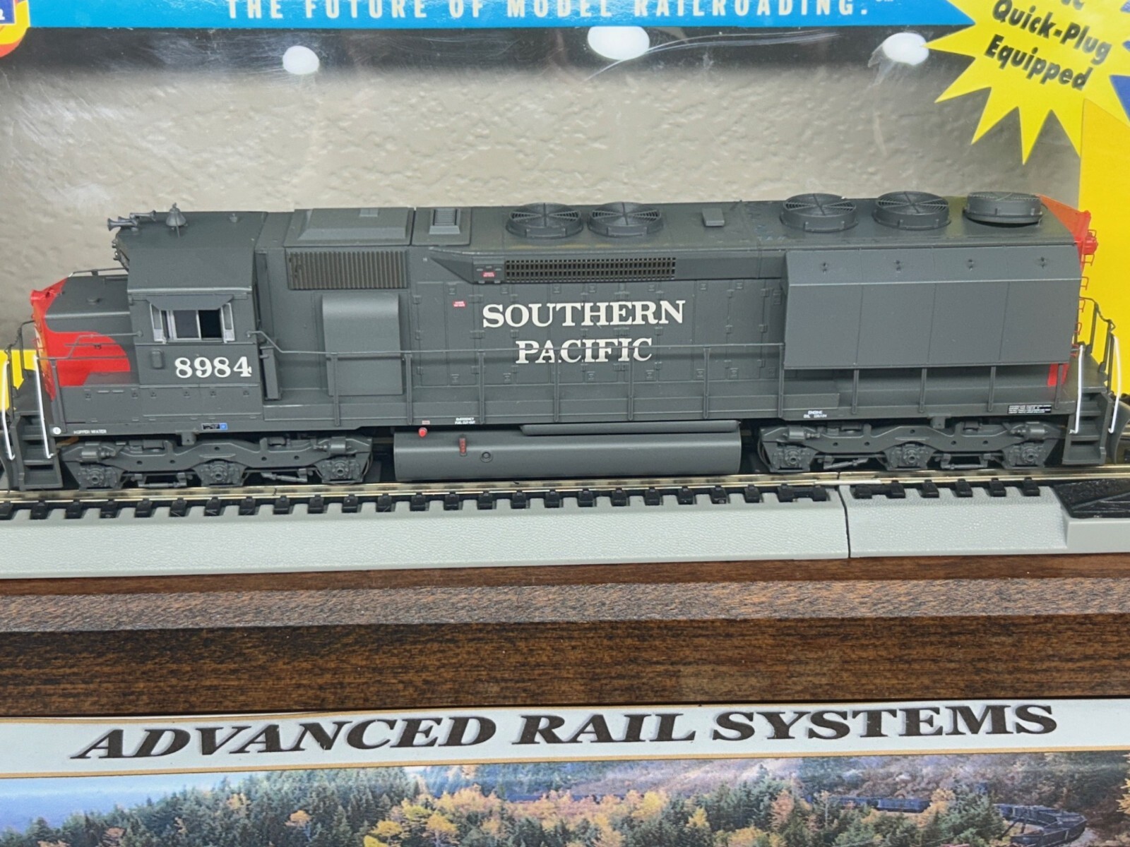 SOUTHEN PACIFIC – SP ” ELEPHANT EARS ” – SD45 LOCO DC/DCC Ready HO Scale NEW OOP