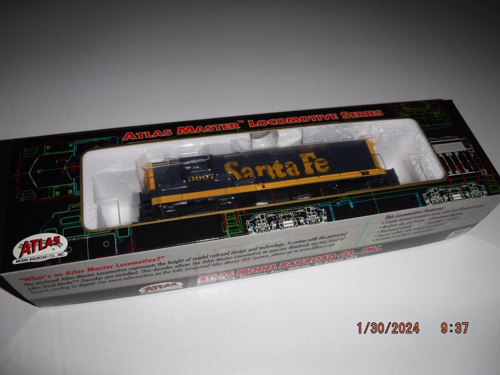 ATLAS HO SANTA FE H16-44 LOCOMOTIVE #3007 w/DCC DECODER ITEM #9554 – BRAND NEW!