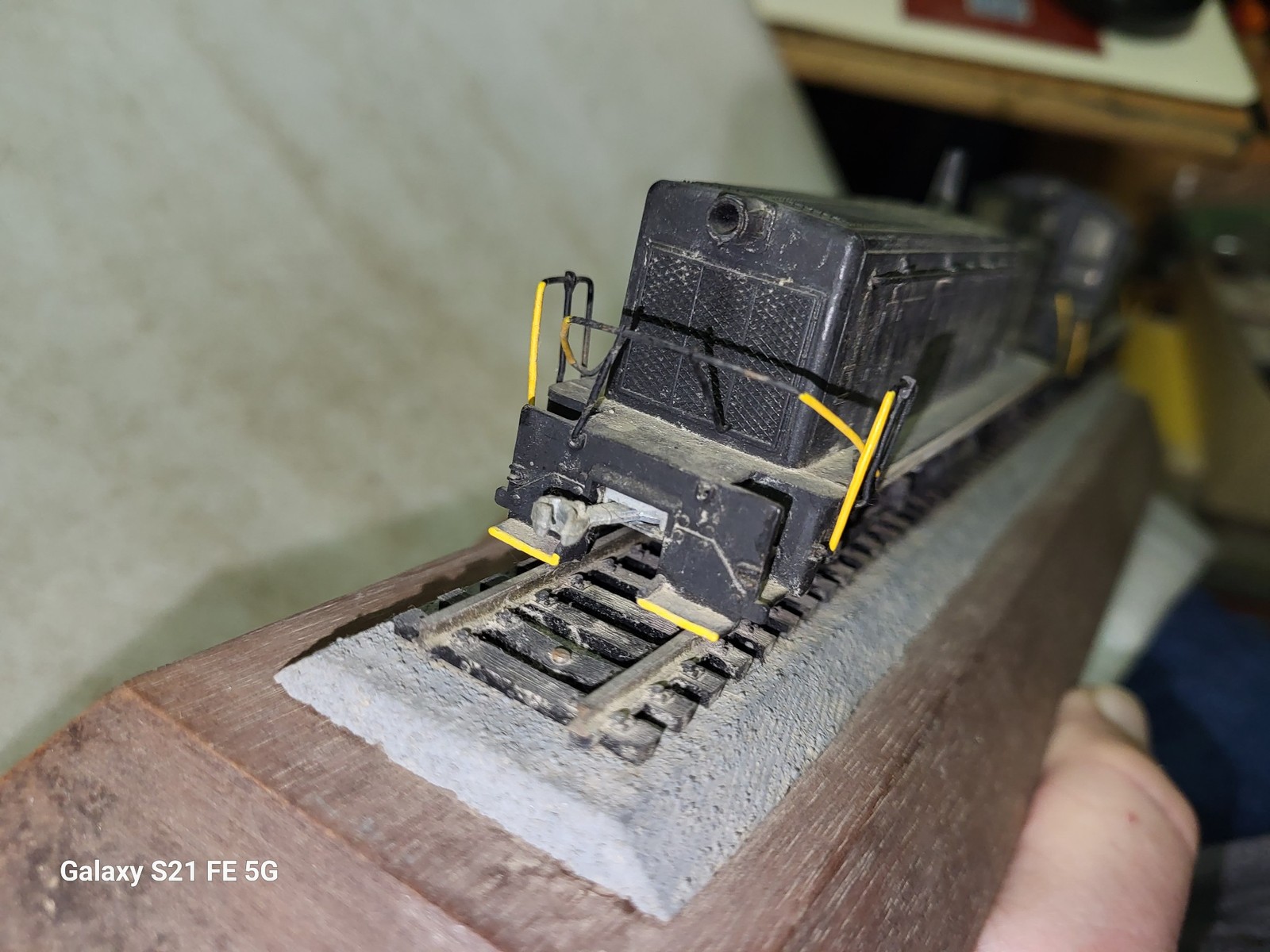 IHB Indiana Harbor Belt Railroad HO Switcher & Calf Locomotive Display