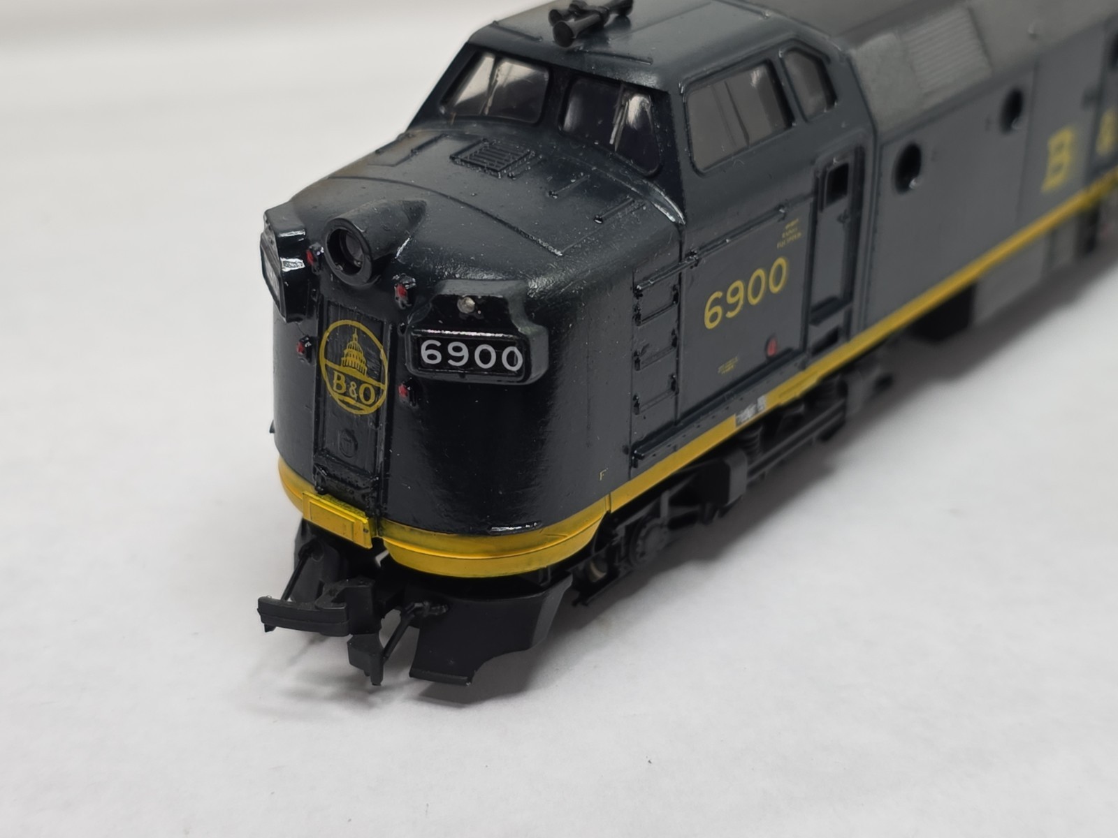 Rivarossi HO Scale Dummy Custom Paint B&O 6900 KM ML 4000 Diesel Locomotive