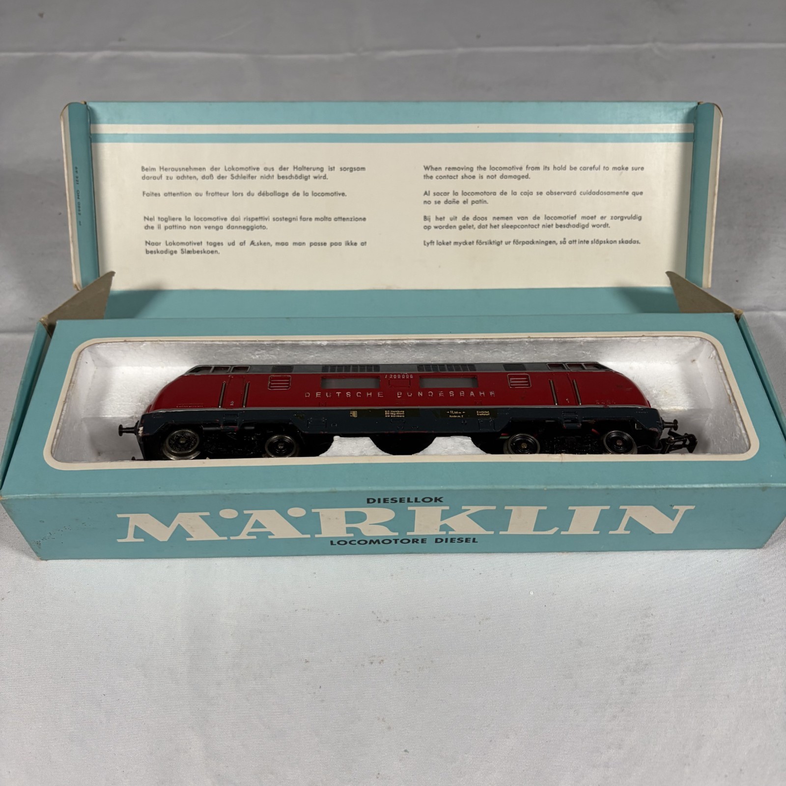 Marklin 3021 HO V200027 Deutsche Bundesbahn Diesel Locomotive w/ Box